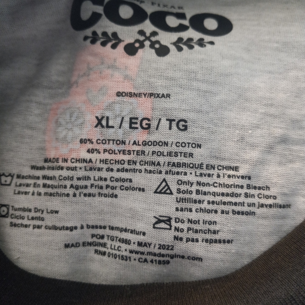 Disneys Coco Black T-Shirt with Colorful Skull Print Size XL Kids - Picture 2 of 5